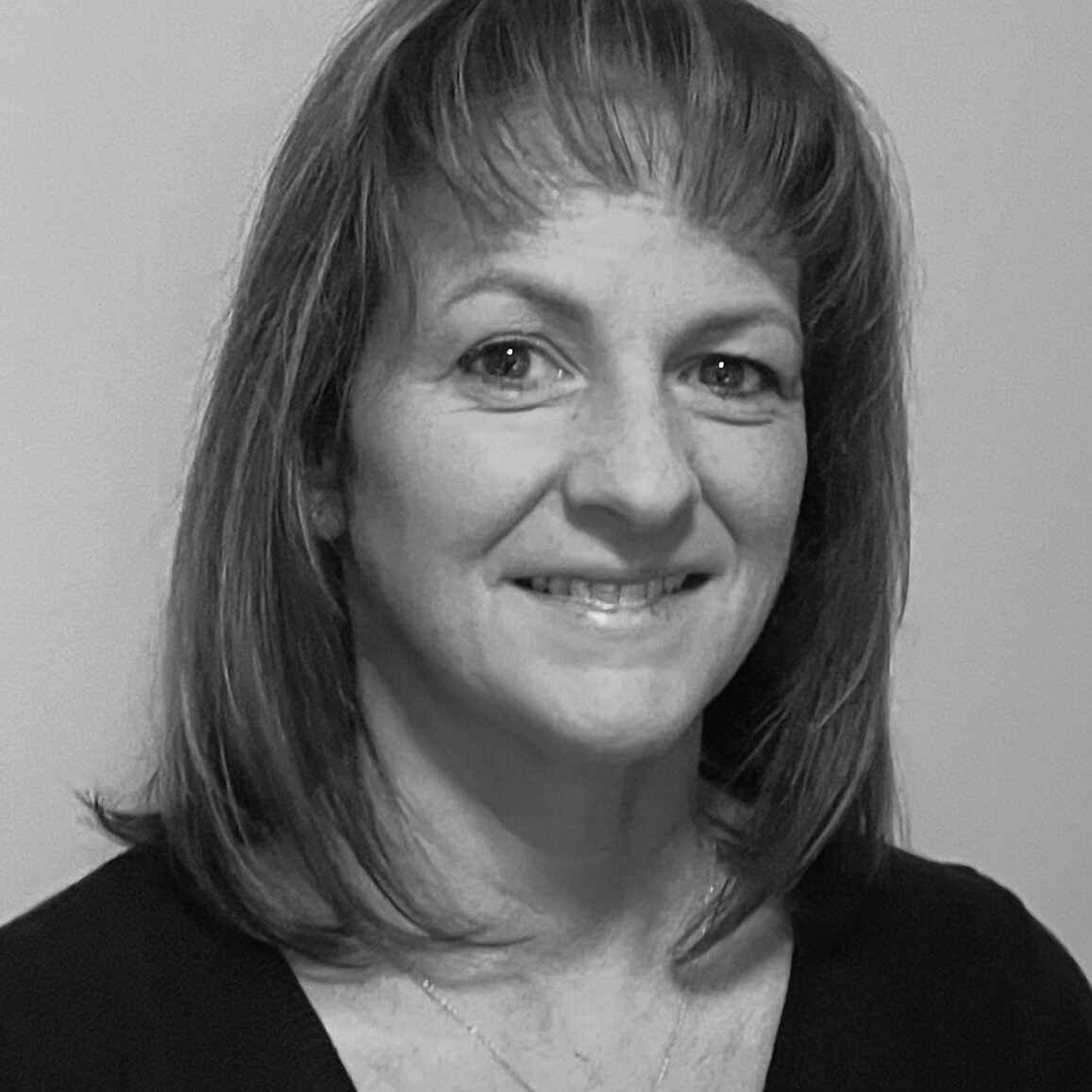 Lynne Headshot